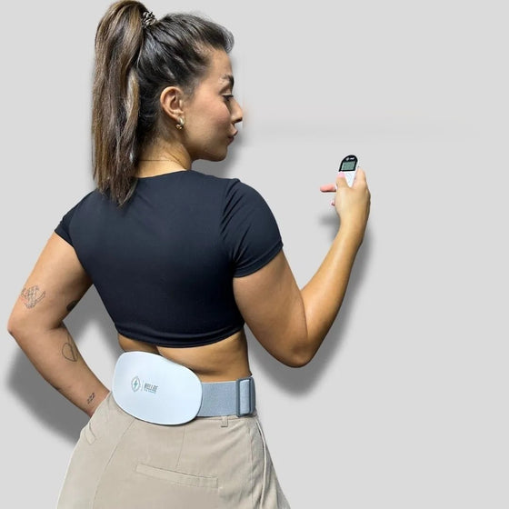 Woman wearing the Backlux belt