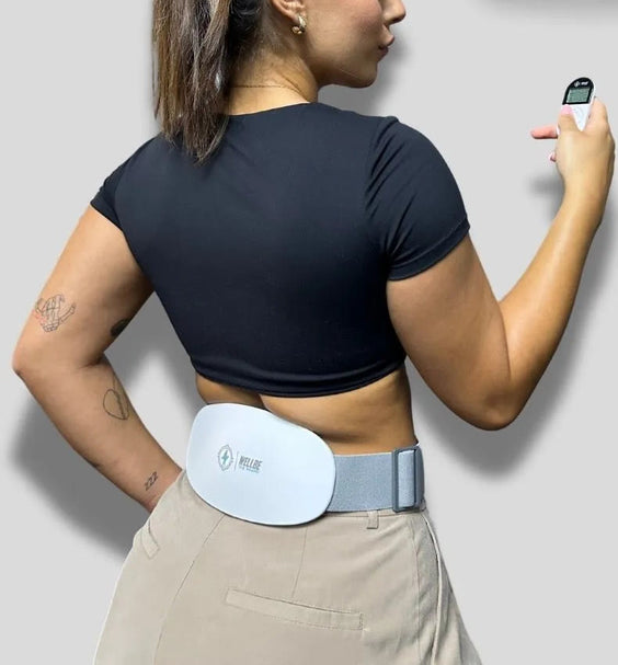 Woman wearing the Backlux belt